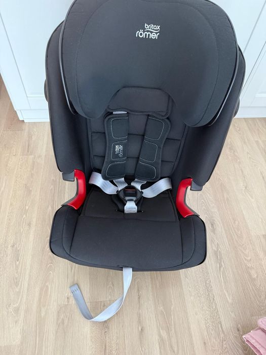 Scaun auto ISOFIX Britax Römer Advansafix IV R (9-36 kg) – Stare excelentă