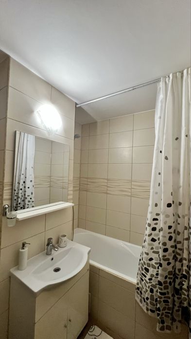 Proprietar inchiriez garsoniera