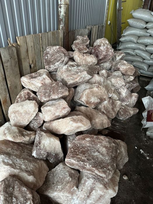 Соль росыпью. И комковая