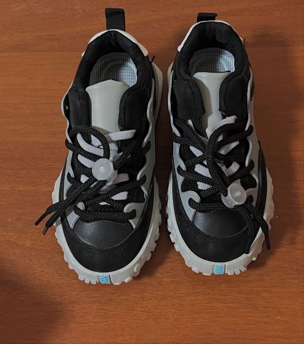 Кроссовки   И туфли  на девочку