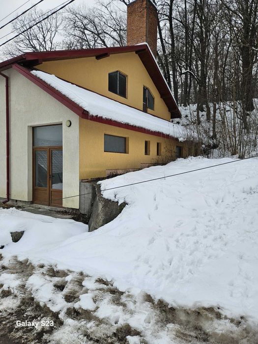 Inchiriez Hala cu destinatia Restaurant, spatiu comercial , depozit !