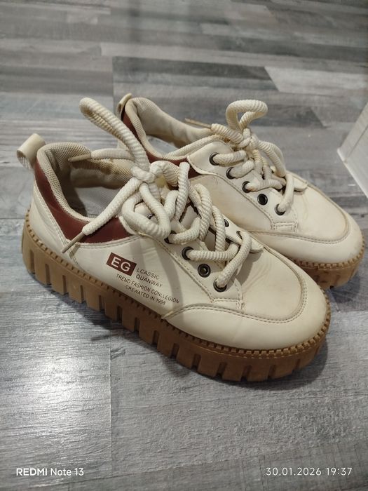 Продам женскую обувь