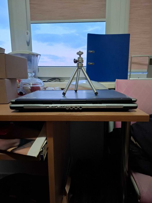 Продавам статив за дигитален фотоапарат.