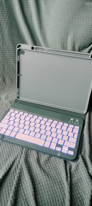 Husa cu tastatură wireless pentru iPad de 10.2 inch