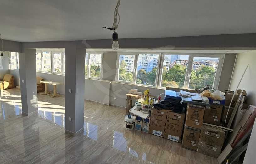 Продава се Мезонет в Бургас, Лазур - 250 кв.м за 1480 €/кв.м - Снимка #1