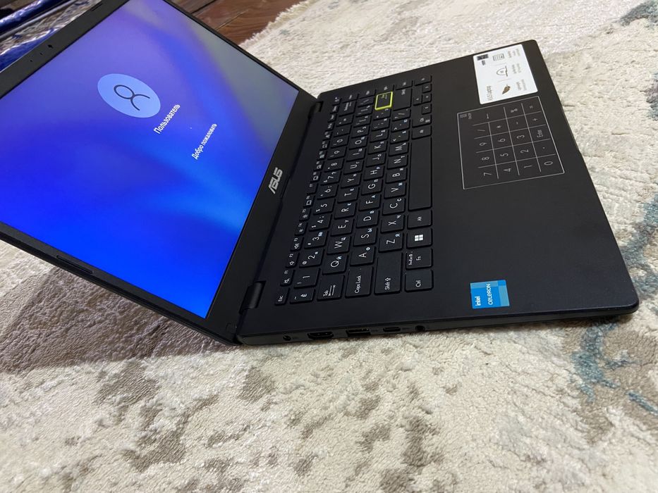 Asus стильный новом модел