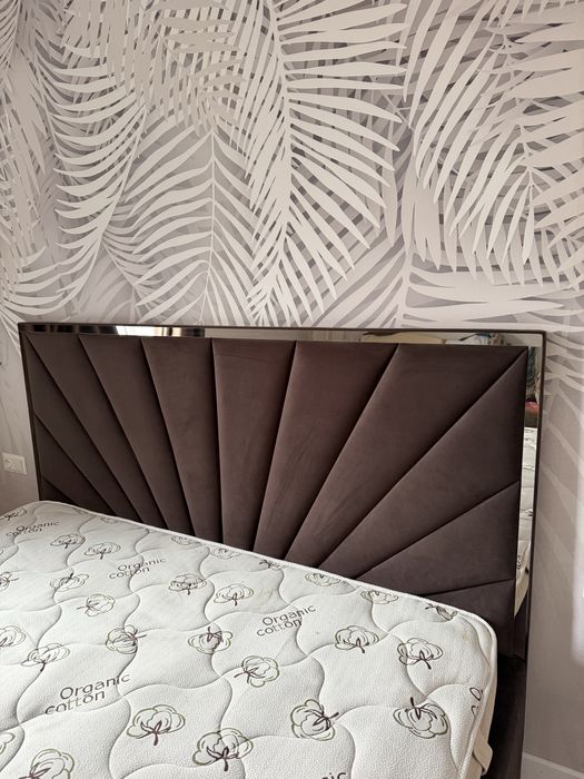 Кровать двухспалка с матрасом