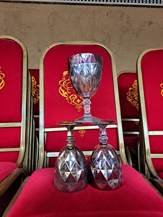 Мартинка фужир сотилади.