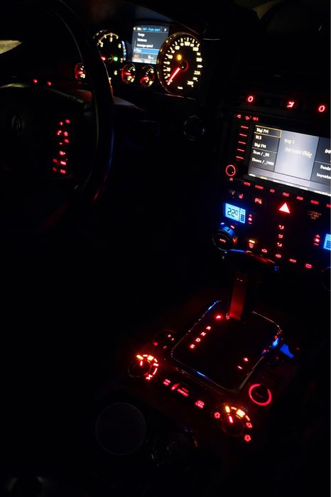 Vând Volkswagen Touareg Facelift Full Option, an 2009