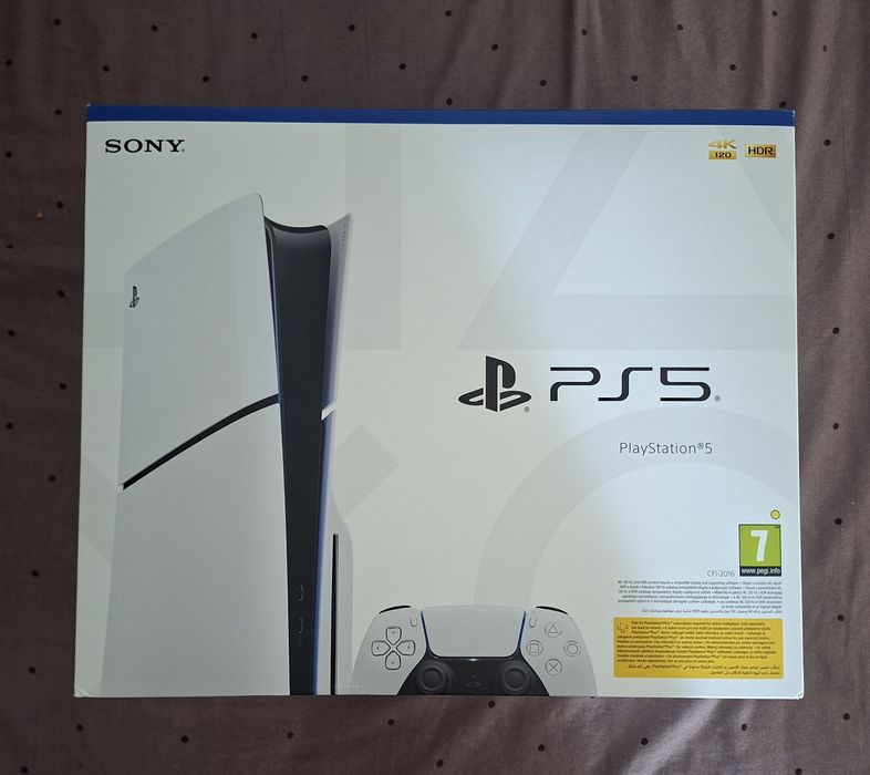 Vând Consolă PS5 Slim 1TB + Încărcător Razer