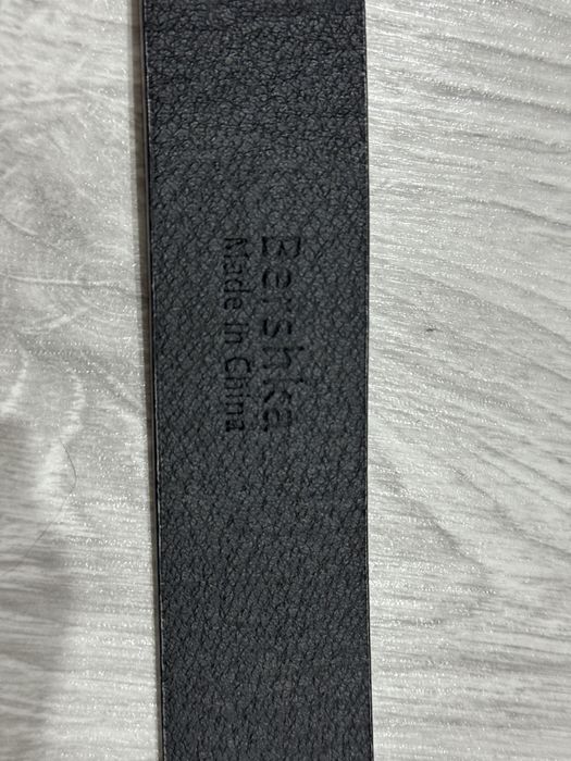 Curea de piele cu model