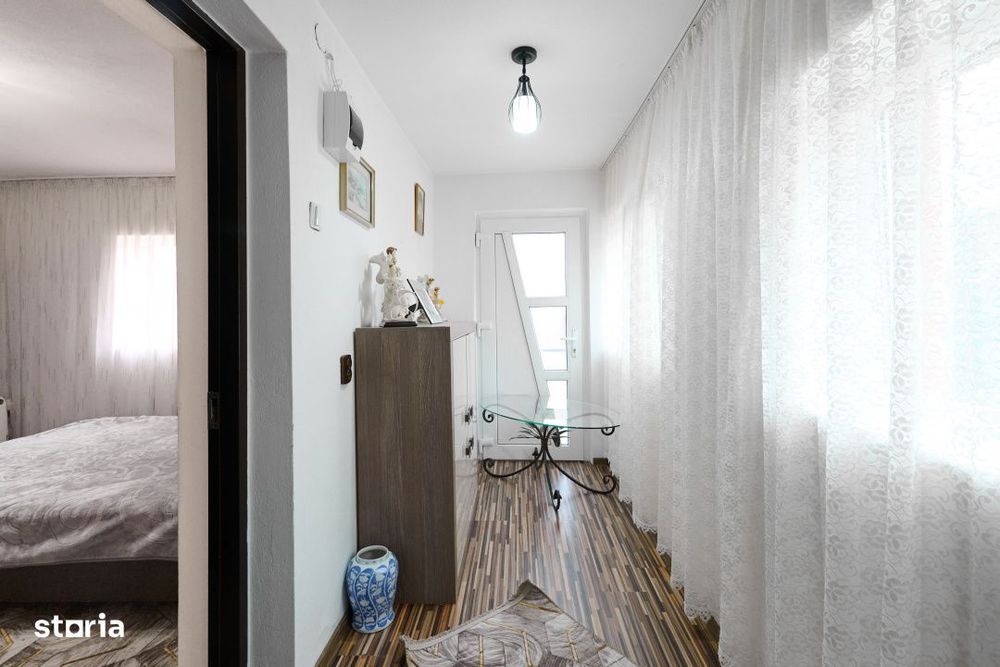 Casa  + anexa in Com.  Petresti, Sat Gherghesti - Dambovita
