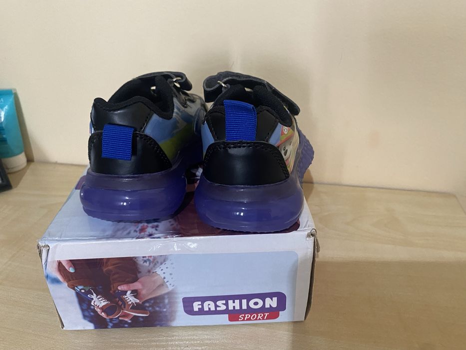 Нови светещи маратонки Пес патрул