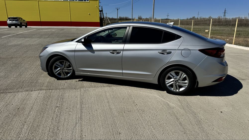 Машина Хюндай Элантра