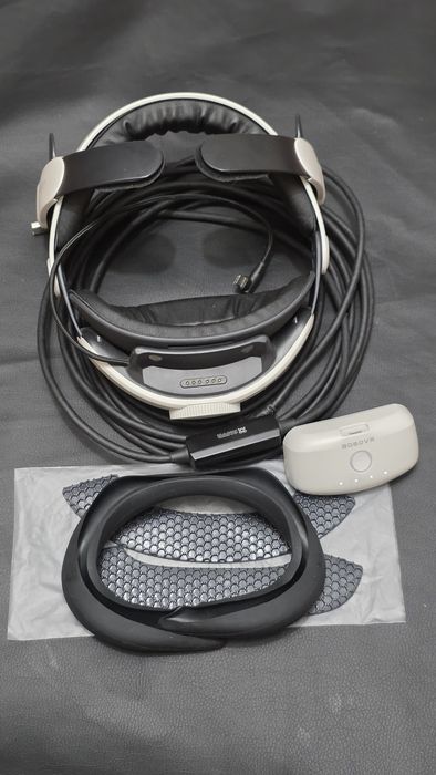 Meta Quest 3 512 GB + BOBOVR M3 + кабель