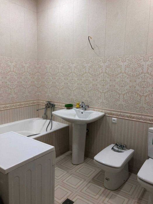 Metro Oybek 4 room apartment for foreigners