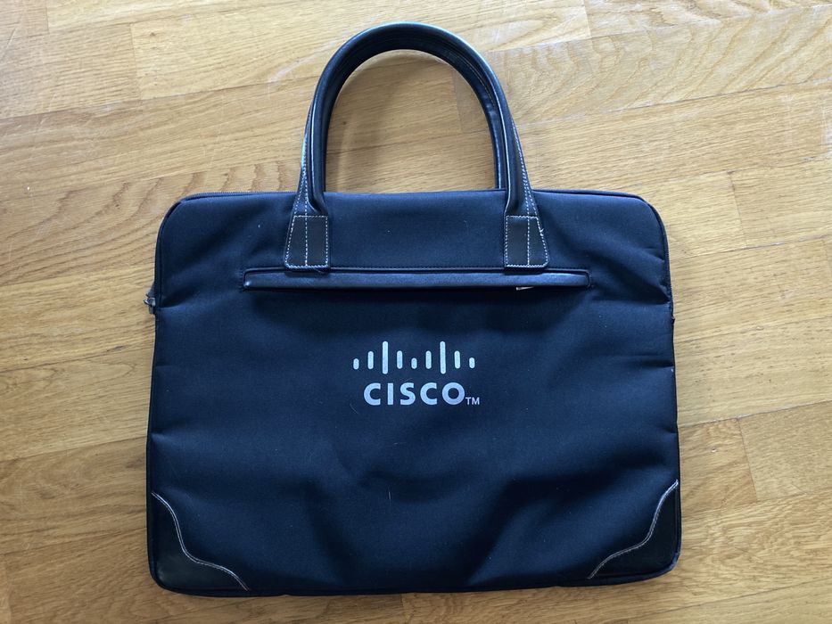 Черна чанта за лаптоп