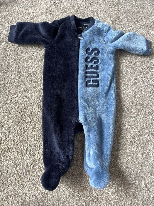 Ромпъри    Guess