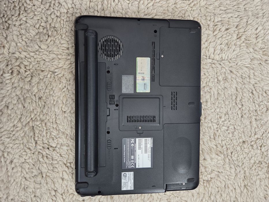 Toshiba Satelite лаптоп Тошиба