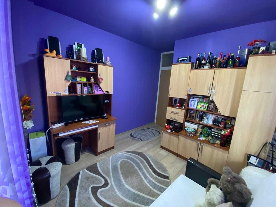 Apartament cu trei camere si pivnita dubla