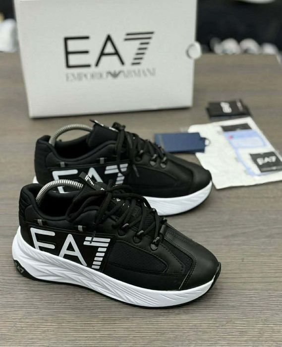 Adidași de bărbați Hugo și Armani