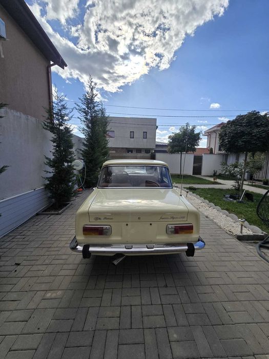 Alfa Romeo Giulia Super 1300 - An 1975 masina de Epoca –  de c