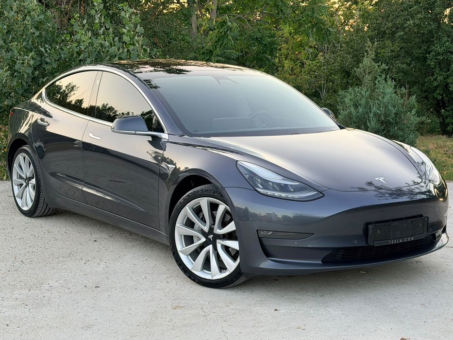 Tesla Model 3 Long Range