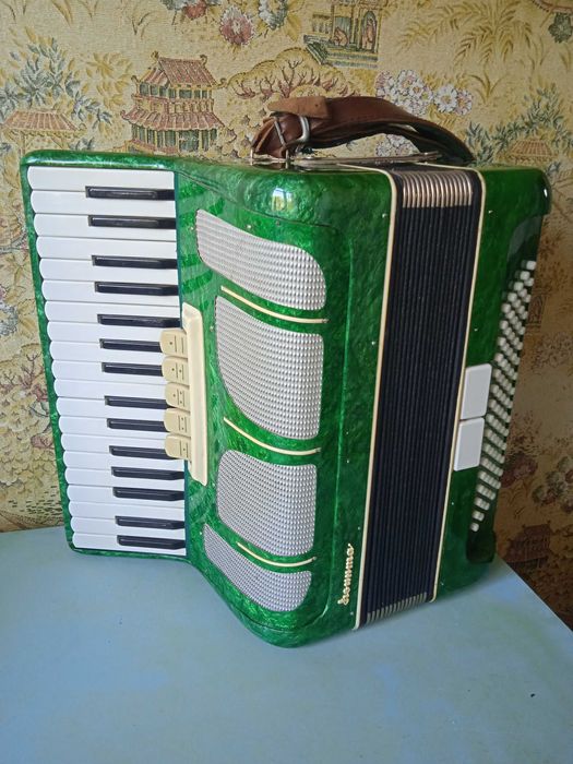 Продам акордеон Квинта.