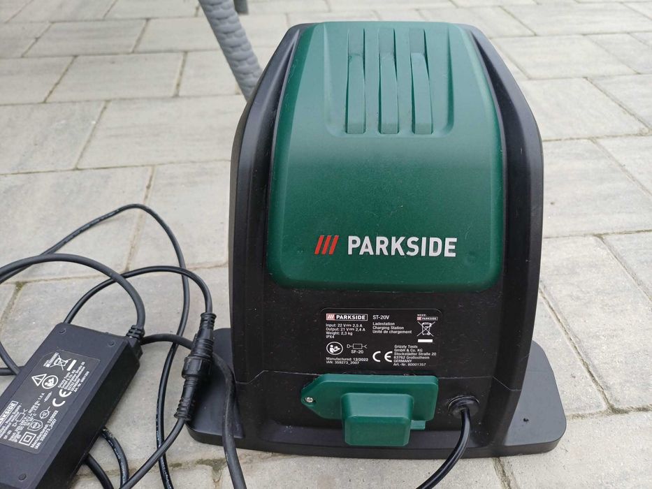 Robot tuns gazon pe acumulatori Parkside