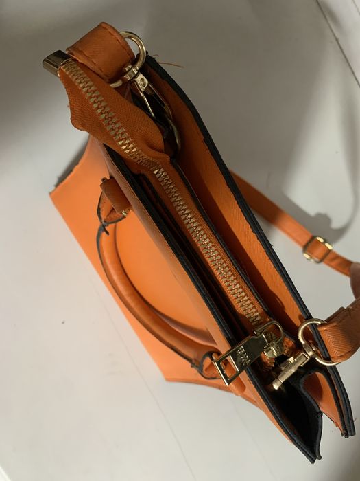 Сумочки новые отдам все за 2000 тг