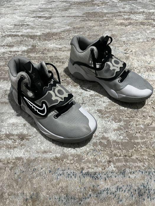 vand adidasi nike kd15