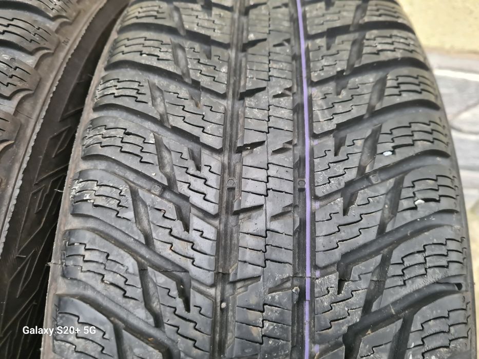 215/70 R16 Nokian