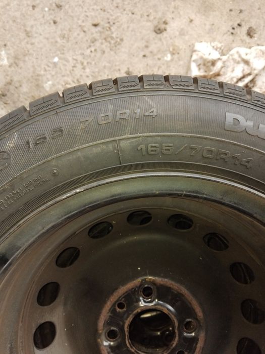 Vând cauciucuri Goodyear 165/70r14 81T
