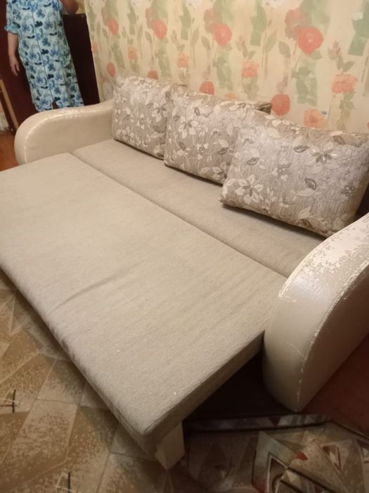 Продам хороший диван