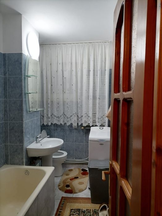 Bazinul de înot 2 decomandate mobilat loc parcare contract anaf