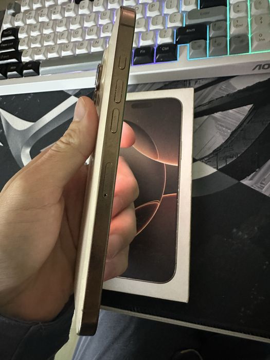 Продам Iphone 16 Pro Max 256 Gb  в идельном состояний