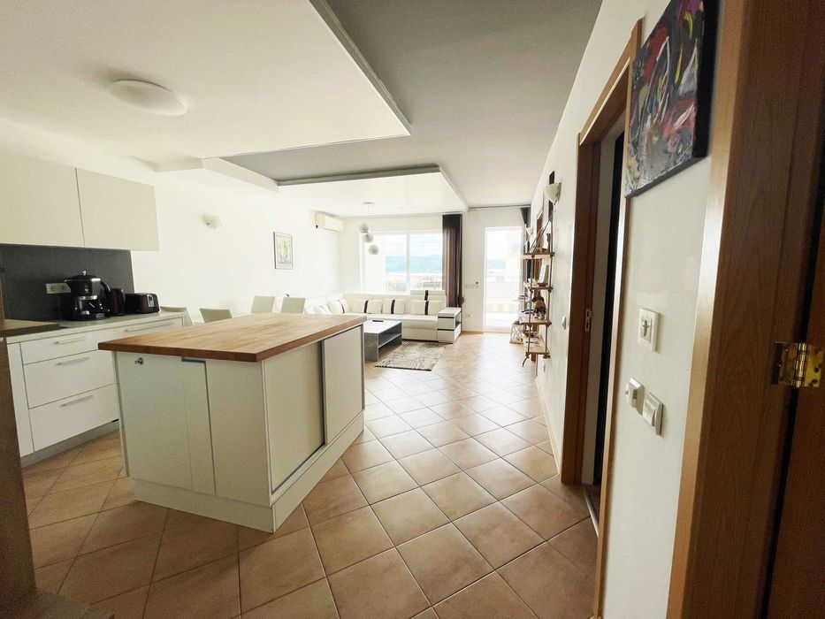 Тристаен апартамент гр.Бяла