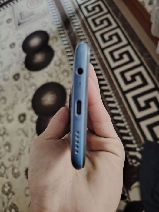 Redmi not 9 128 GB shishasi ozroq yorilgan ishlashga taʼsiri yoq