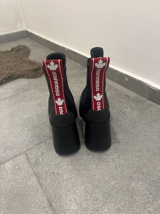 Обувки на Dsquared