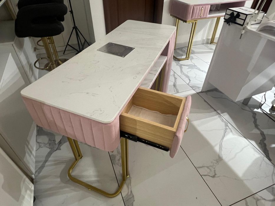 Masa pentru manichiura