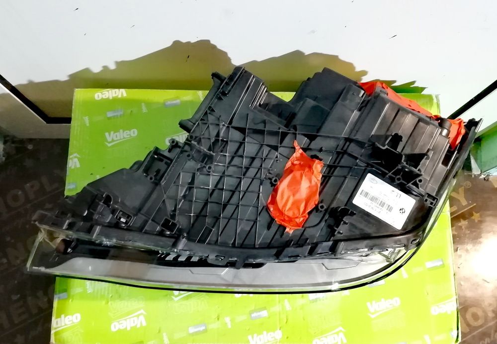 Фарове фар  за БМВ 5 Г30 Г31 Ф90 / BMW G30 G31 F90 Adaptive LED .