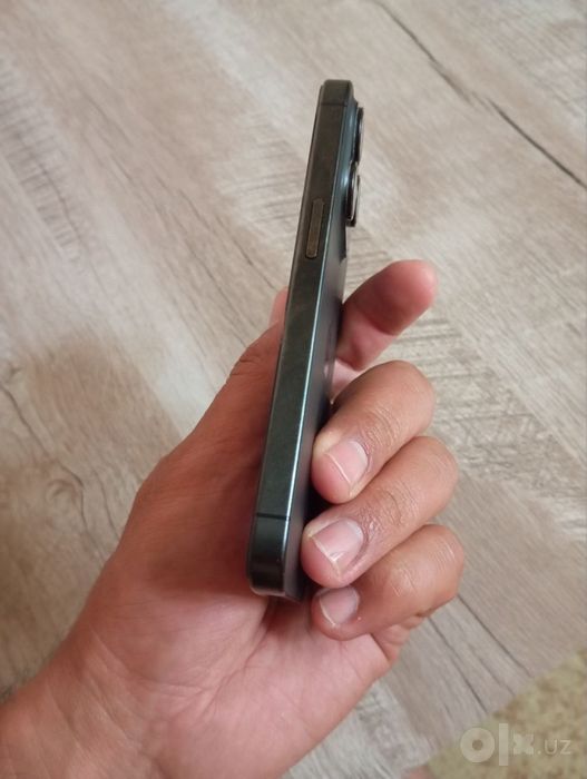 Iphone 15 pro 128 gb qora aybi yo’q hujjat pasport kopiya beriladi