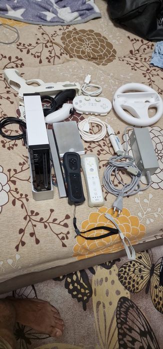 Vând nintendo Wii