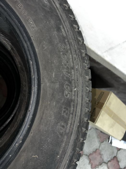 Продам зимнюю резину 265.   65 17 MICHELIN