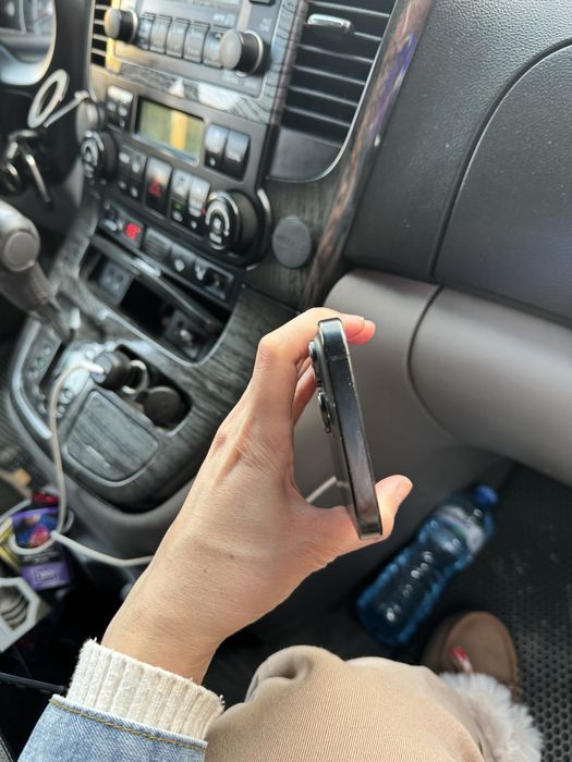 16 Pro Maks 256Gb sotiladi