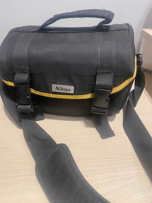 Камера Nikon D3000 + объектив + сумка + 2 аккумулятора