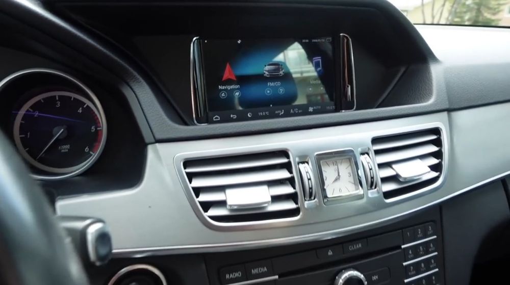 CarPlay и Андроид медии за всички автомобили