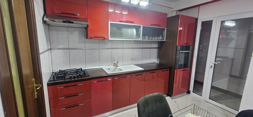 Vând mobila bucătărie