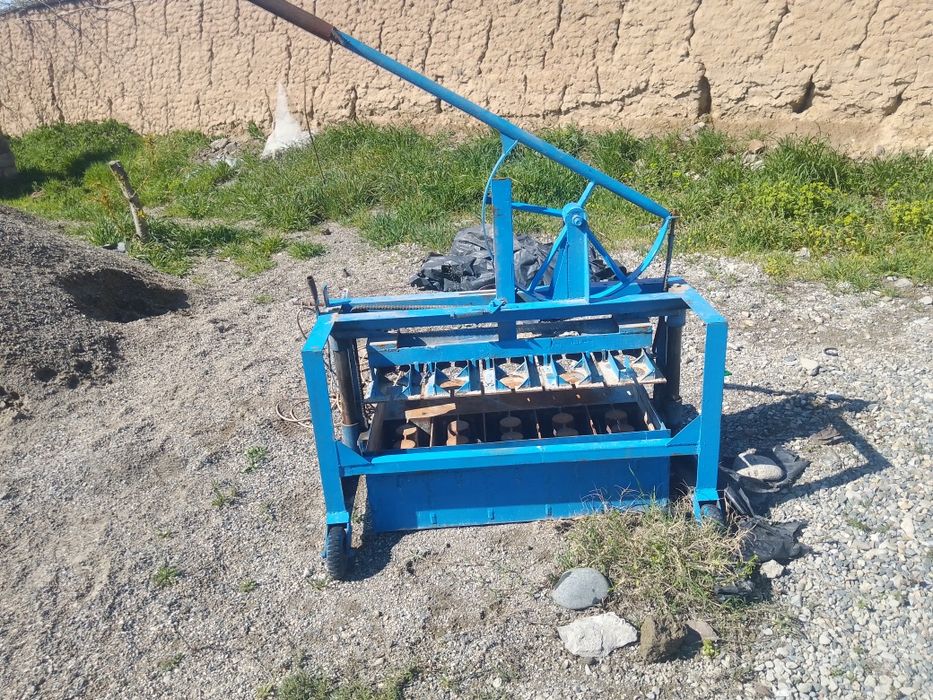 Shlakablok aparati sotiladi