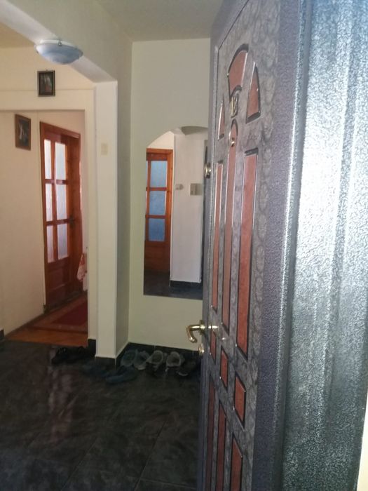 Vând apartament 4 camere Sânmartin